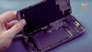 thay pin iphone co anh huong gi khong 1