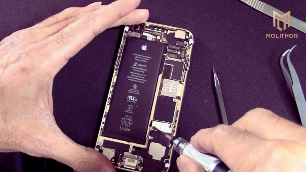 thay pin iphone co mat du lieu khong 1